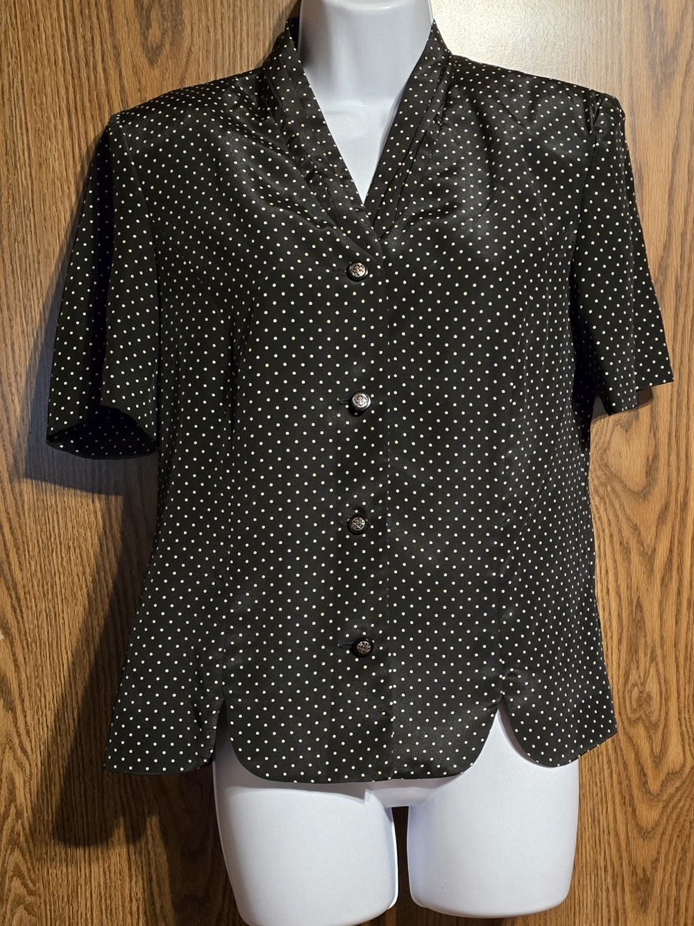 Leslie Fay Black Polka Dot Short-Sleeve V-Neck Button Blouse